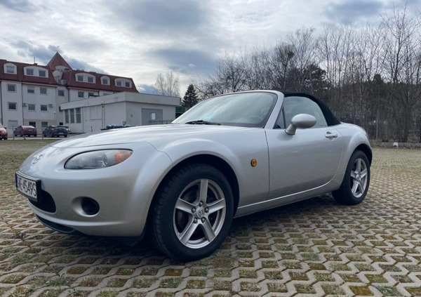 Mazda MX-5 cena 33000 przebieg: 197000, rok produkcji 2006 z Rumia małe 466